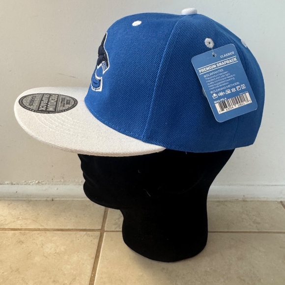 Vancouver Canucks Special Edition Promo Snapback Hat - Picture 2 of 3